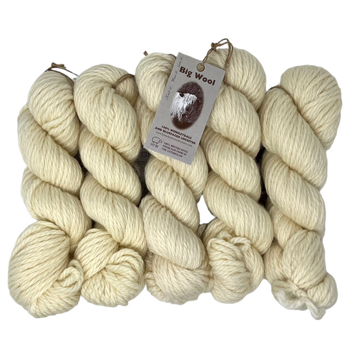 500g (1.1lbs) Natural (undyed) Bulky Wool : Rare Breed Wensleydale and Bluefaced Leicester