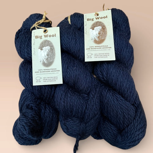 300g Wensleydale wool in chunky navy