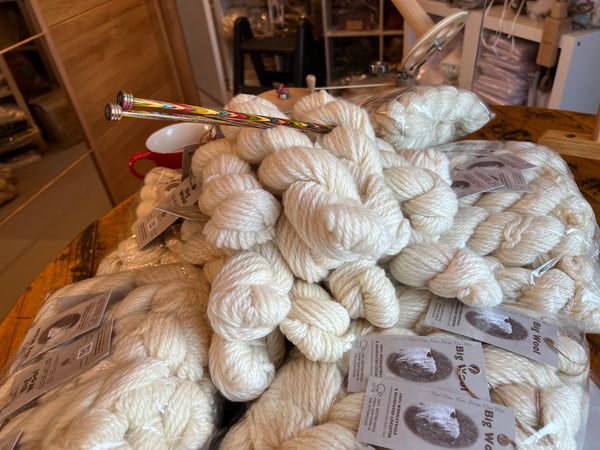 1 kg (2.2 lbs) Bulky Wool: Rare Breed Wensleydale and Bluefaced Leicester Natural. OUR BEST EVER DEAL